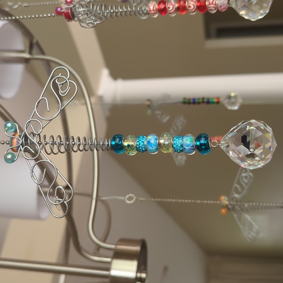 🆕️ Handcrafted Artisan Dragonfly Suncatcher with Blue Hued Glass Beads - Picture 4 of 17